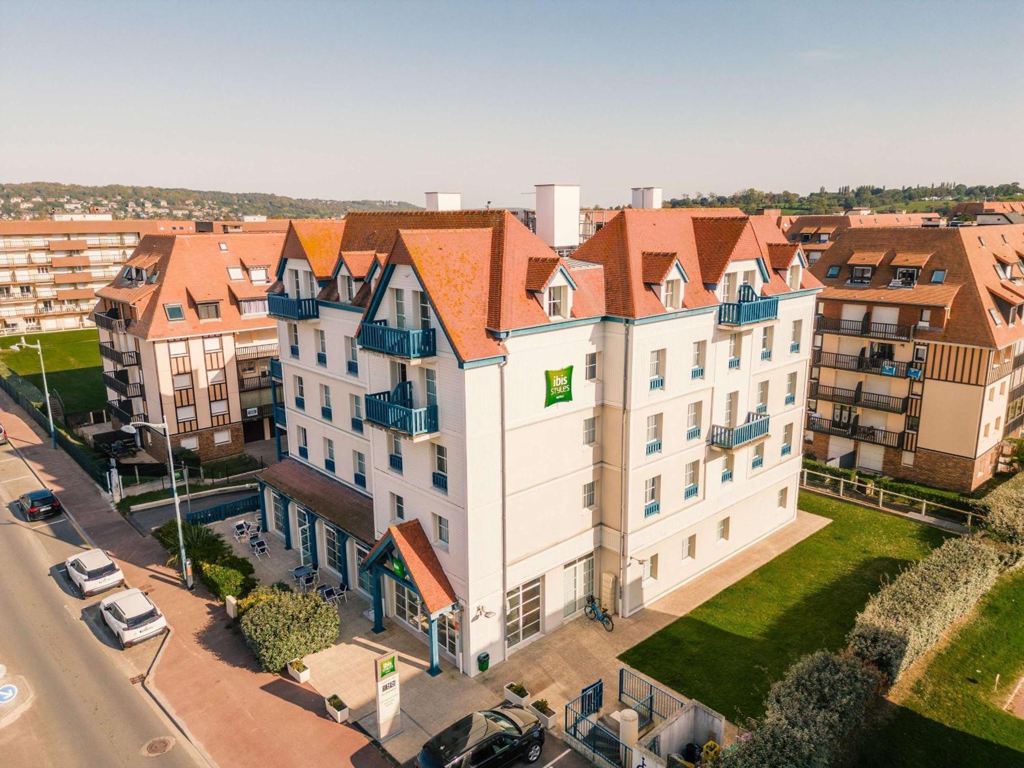 ibis Styles Deauville Villers Plage Exterior foto